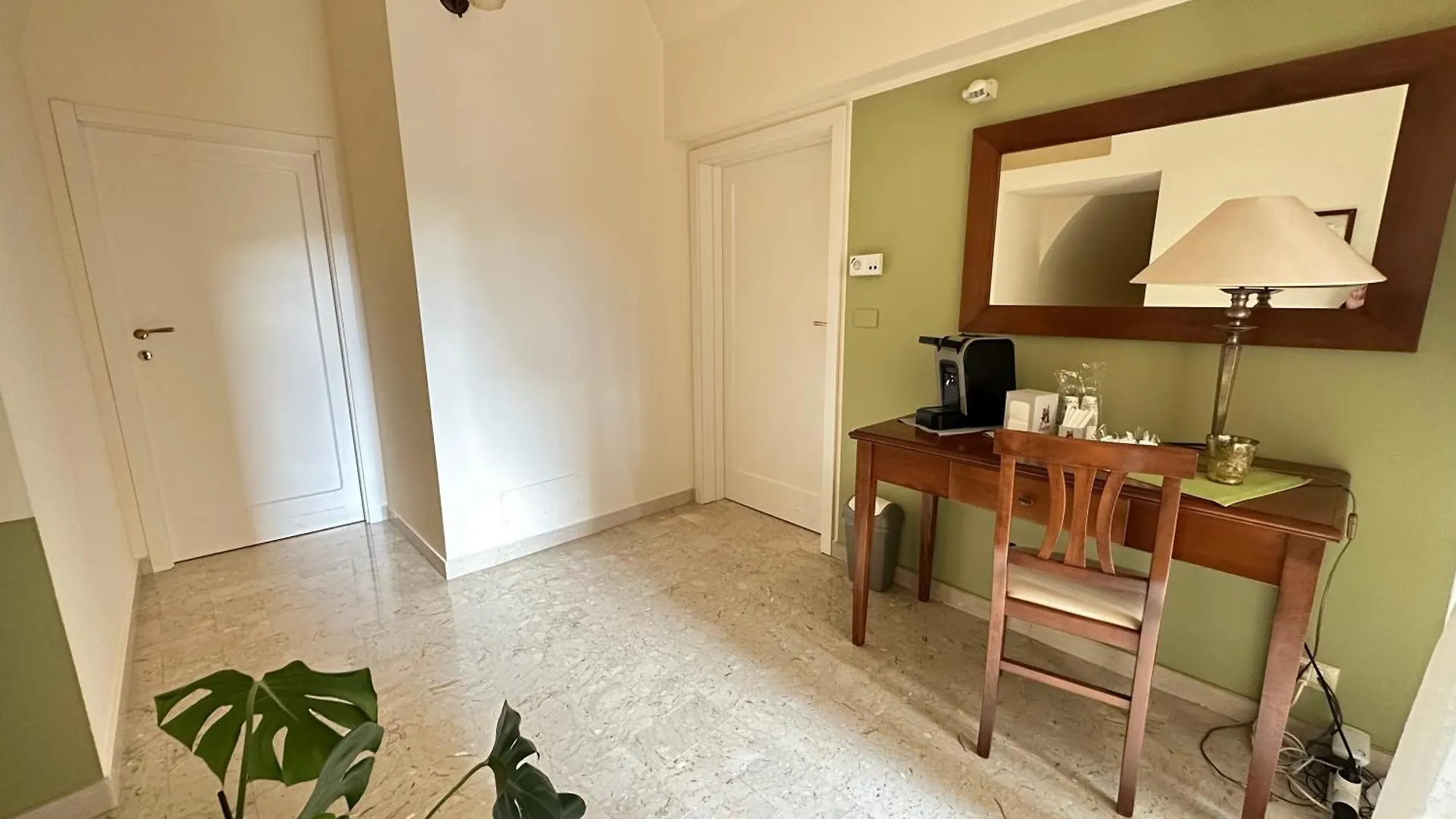 Historic B&B Apartments Home 끼아라몬떼굴피